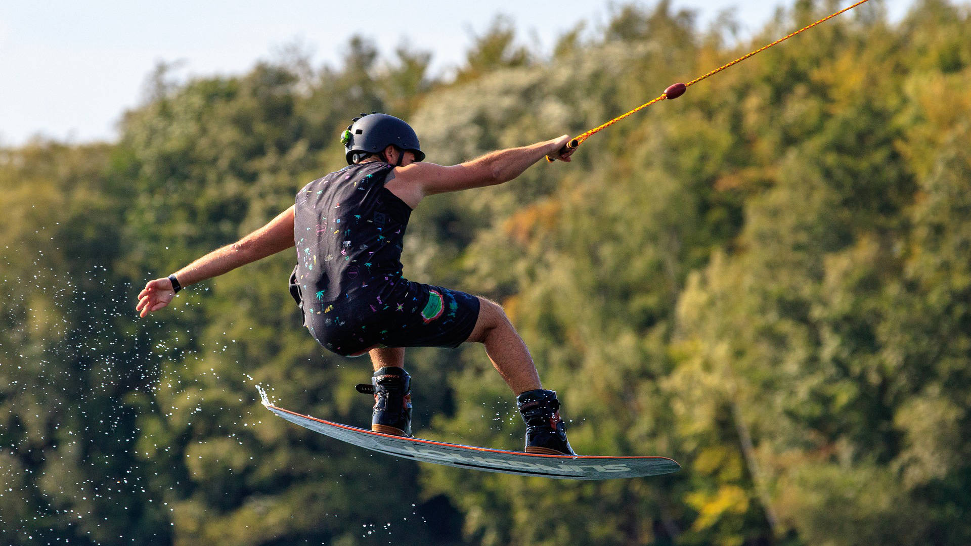 Loop cable wakeboarding — brand image